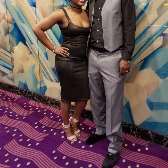 Clothes - Picture 4 of 4